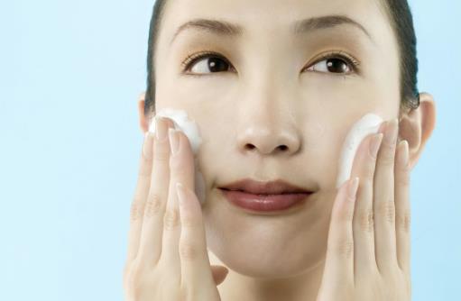 皮肤高度过敏选择微酸性洁面 皮肤高度过敏注意事项
