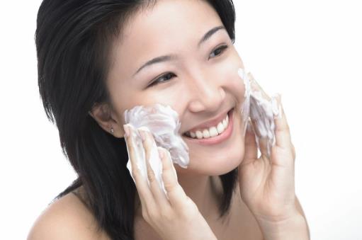 皮肤高度过敏选择微酸性洁面 皮肤高度过敏注意事项