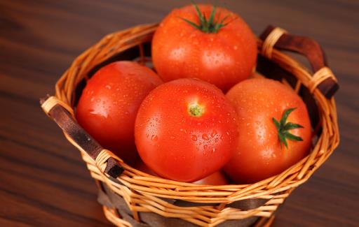 能抗氧化的西红柿，应该生吃？熟吃？空腹吃？减肥吃它有