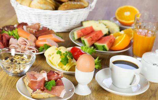 糖尿病患者不吃早餐危害太大，健康的早餐应包含这些食物 