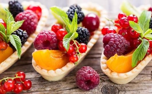 食品都讲究饮食平衡 给宝宝吃水果注意事项