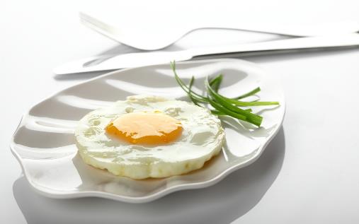 长期用开水冲鸡蛋拌白糖吃，对身体有什么好处