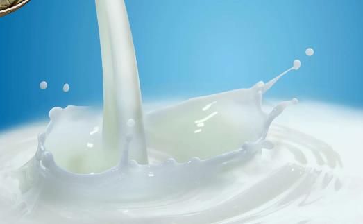 脱脂牛奶vs全脂牛奶：脱脂牛奶真的更适合减肥吗?