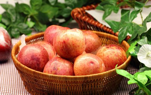 苹果烂了一块，整个都不能吃了吗？为什么