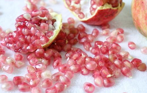 “水果中的红宝石”，红石榴的功效及食用小妙招