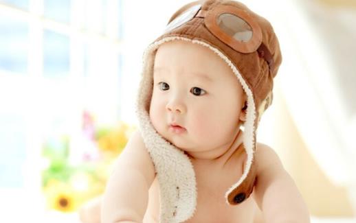看人脸是宝宝的情感交流 婴儿追视训练之各年龄段训练