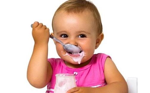 宝宝喝牛奶的事 宝宝喝牛奶常见的误区