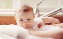 ​热水洗澡影响男宝宝的生育能力 宝宝洗澡合理的水温