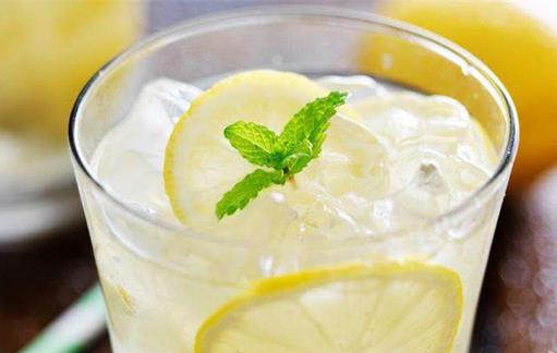 喝柠檬水多久能变白 至少坚持三个月