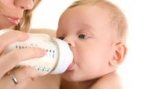 小宝宝吃奶不专心 给宝宝换个安静的环境来改变