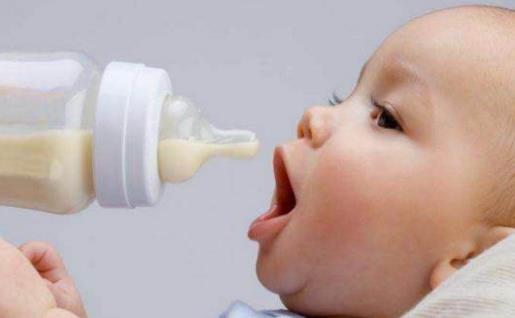 帮宝宝减少吐奶以及吐奶量 宝宝吐奶的那些事儿