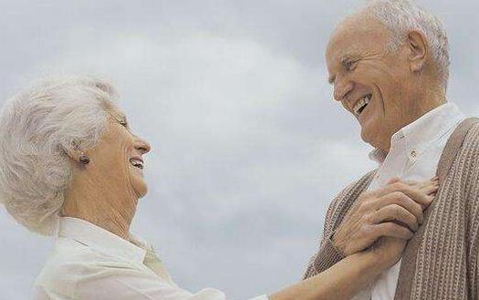 老年人的10种保健法 读义理书延迟大脑衰老