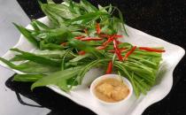 油炒空心菜后颜色发黑是有毒物质吗 空心菜食物搭配