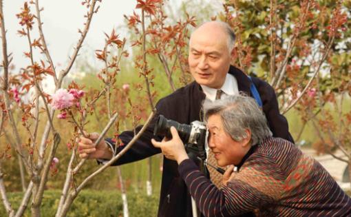 提高老人幸福感 经常聚会的老人幸福感更强