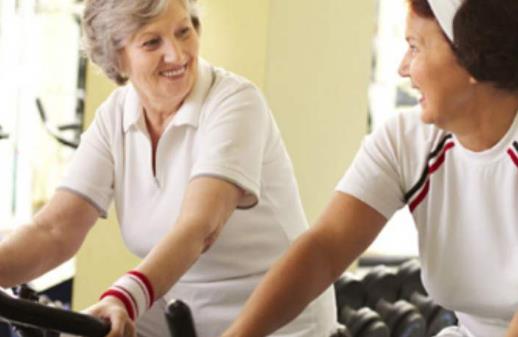 老年人运动不当过度膝盖受伤 容易伤膝盖的运动