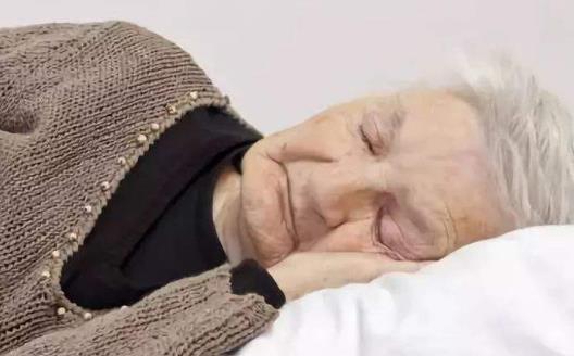 老年人睡太多的危害 提高老人睡眠质量有四大法宝