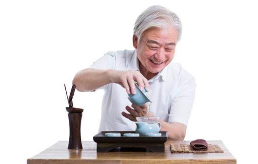 老年人喝茶的有一些注意事项 适合老人喝的茶