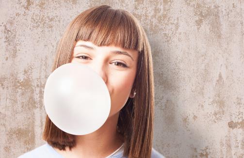 常咀嚼口香糖的好处与坏处 清洁口腔也容易造成龋齿