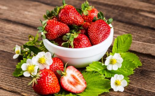吃草莓有什么好处 滋养养血防便秘