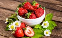 吃草莓好处多滋养养血防便秘 草莓的各种吃法大全