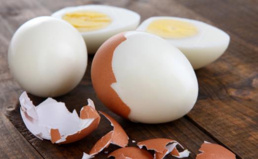 鸡蛋最不健康的吃法 半熟的鸡蛋不能隔夜吃