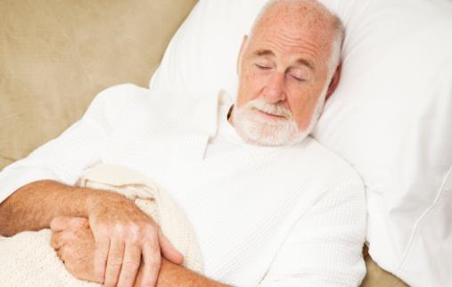 提高老人睡眠质量 睡觉前有八件事是必须做