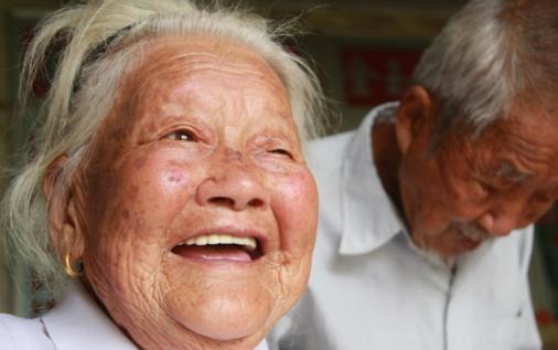 日本人均寿命，为何会是全球最长？凭这4点，就比我们多活
