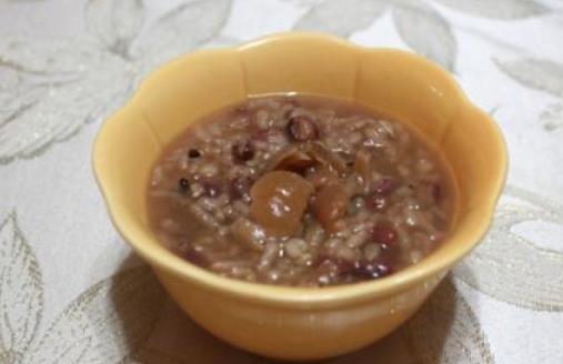 九款静心安神营养食谱 让您摆脱失眠之苦