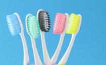 牙刷应该选软毛的还是硬毛的 正确使用牙刷的方法