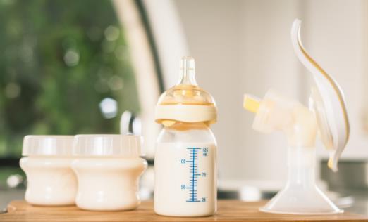 用吸奶器可刺激乳汁分泌 吸奶困难的解决方法
