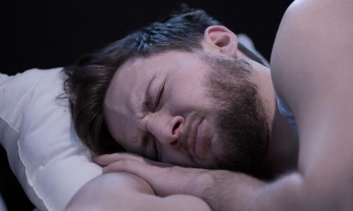 可怕的噩梦让睡眠质量变低 不同梦境与不同疾病有关