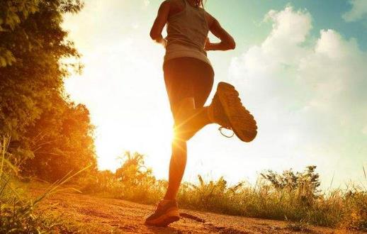 跑步是老人首选运动方法 老人晨跑要注意八个事项