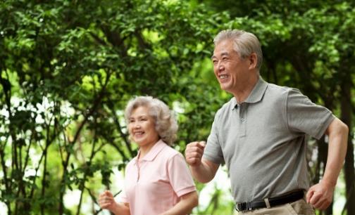 慢性病的老人适合的运动 老年人最好别做三项运动