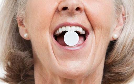 老人护牙必须知道的7个误区 能保护牙齿的9种食物