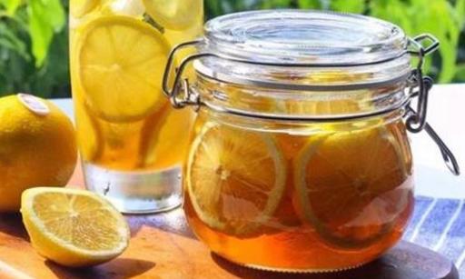 蜂蜜柠檬水能美白肌肤 做美味蜂蜜柠檬水的三种方法