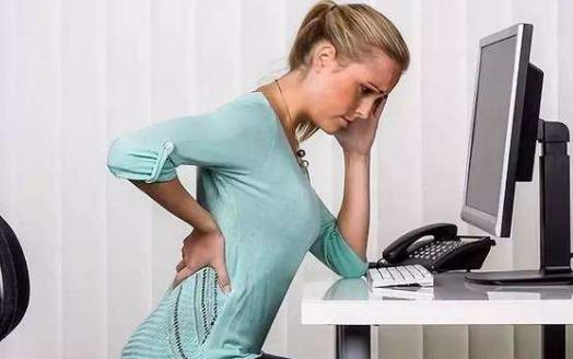 白领腰肌劳损的症状 能赶走腰肌劳损的运动方法