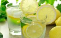 柠檬蜂蜜水的功效 喝柠檬蜂蜜水的8大禁忌