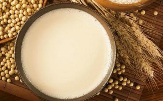 牛奶有白色血液的称号 牛奶和豆浆的区别