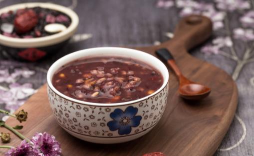 黑米桂圆红枣粥的家常菜做法 菜鸟也能做出好味道