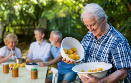 老年人在饮食方面吃的健康 需要遵循的事项