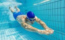 ​游泳时的安全注意事项 避免疲劳或饥饿时游泳