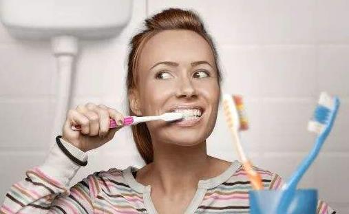 导致牙齿发黄的5大原因 应养成健康的护牙习惯