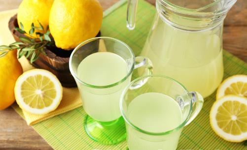 常吃柠檬清热化痰 利用柠檬汁减肥的三种方法