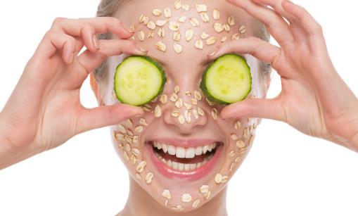 黄瓜敷脸的功效与作用 DIY果蔬面膜需谨慎