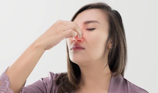 引起鼻痒鼻出血的原因 