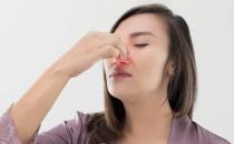 天气干燥鼻子会出血 引起鼻痒鼻出血的原因
