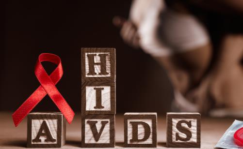 研发艾滋病病毒药物 普及预防艾滋病知识破解迷思