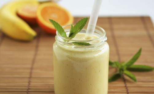 专家教你区分真假果汁 勾兑果汁易对肝肾造成伤害