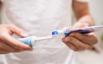 ​刷牙用最合适的牙膏量 使用牙膏的误区你别踩 