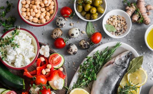 青春期营养饮食的特殊需要 青春期饮食的注意事项